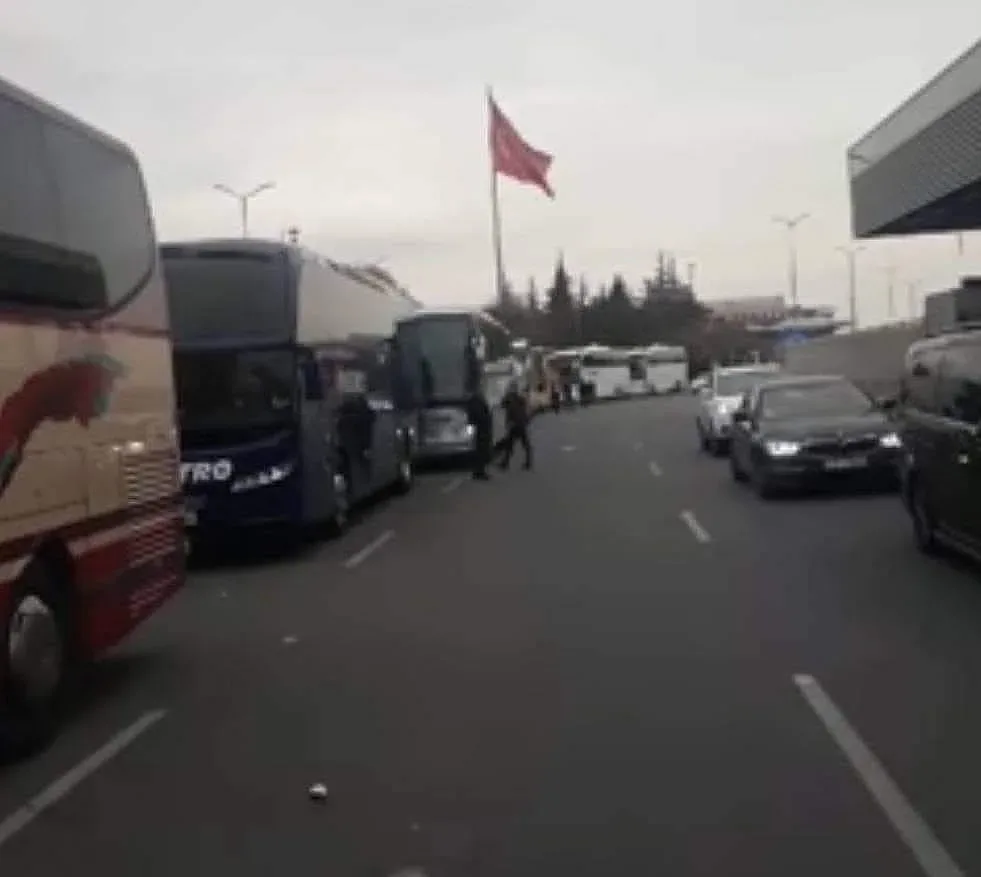 30 рейса с деца блокирани на границата, чакат цяло денонощие