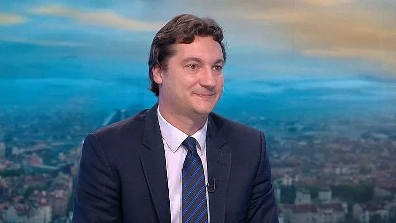 Крум Зарков: Няма противопоставяне между Румен Радев и БСП