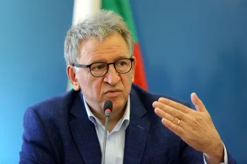 Кацаров: Успяхме! Зелените сертификати си свършиха работата