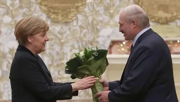 Меркел се чу с Лукашенко, Качински гневен! Какво се разбраха