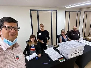 Рекордна активност! Колко българи гласуваха зад граница