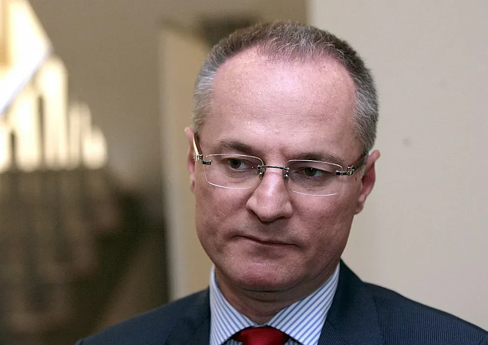 Лозан Панов изуми своите. Искал да реже лозичката до здраво