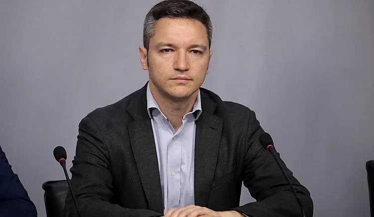 Вигенин: Подкрепяме Радев на втория тур