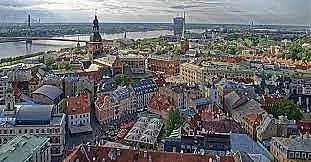 В Латвия разрешиха уволнения на неваксинирани