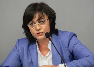 Примката около Нинова се затяга. Младите не я искат