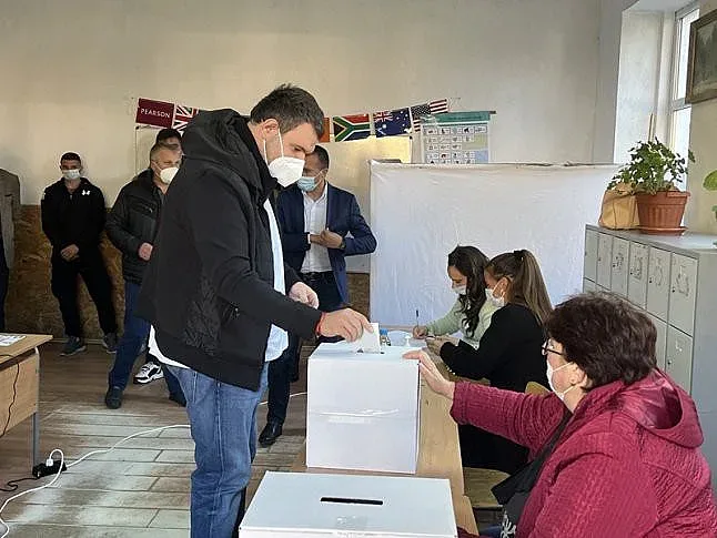 Пеевски разби Хр.Иванов в Търново