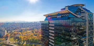 Собственикът на ОББ купува Райфайзенбанк България