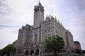 Тръмп продава на Хилтън емблематичен хотел във Вашингтон