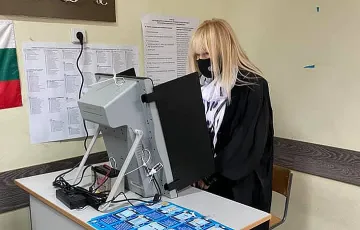 Лили гласува. Мрежата полудя (СНИМКИ)