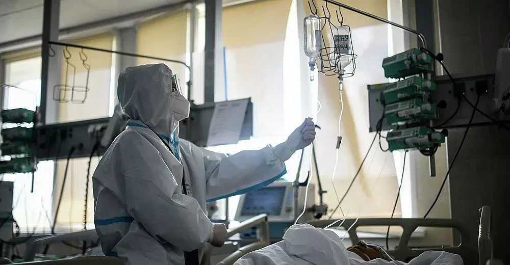 Стажанти се упражняват над нас в болниците. Няма кой да лекува