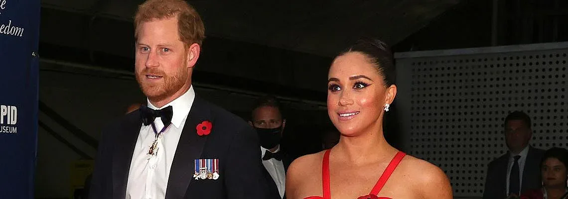 Роклята на отмъщението ли? Защо "нахраниха" Меган за тоалета й