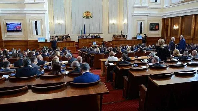 Стана ясно какви заплати ще вземат депутатите в новия парламент