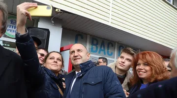 Румен Радев: Няма да ви предадем! С Вас сме!