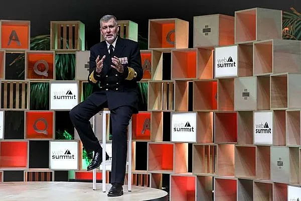 Синеок генерал не остави неваксиниран в Португалия