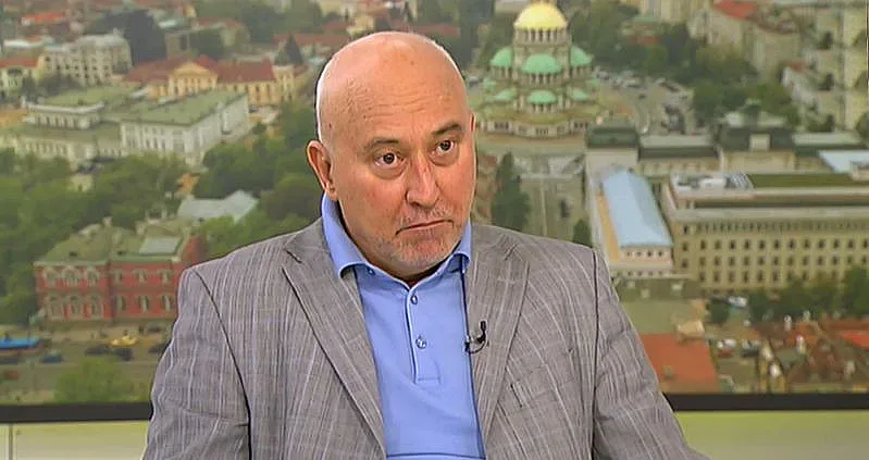 Математик каза докога ще се качва смъртността от ковид