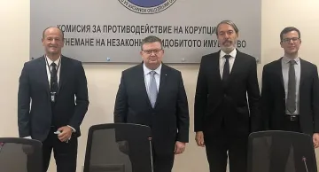 Цацаров с европроект за проверка за почтеността на служитетелите