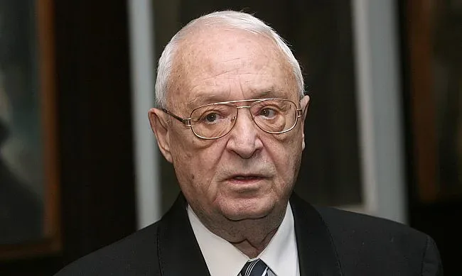 Отиде си голяма личност в родния театър