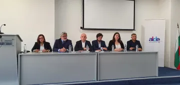 Наблюдатели от ЕС притеснени от полицейските репресии