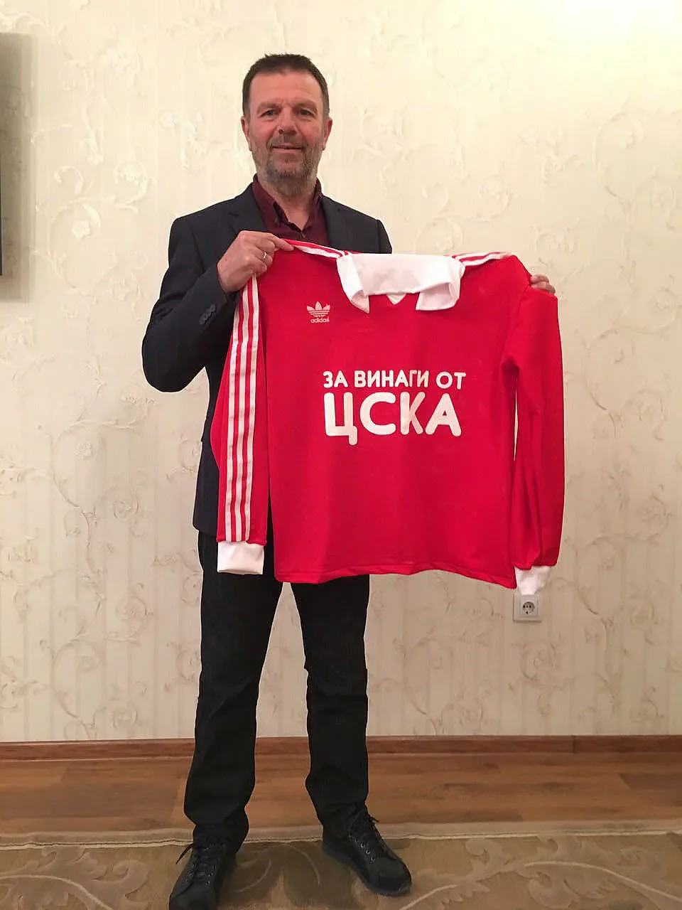 Напрежение в ЦСКА! Говорят с Младенов на четири очи