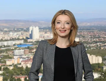 Заев губи Скопие, бие го жена