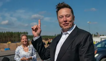 Илон Мъск чу за ужасна катастрофа и се хвана за парите си