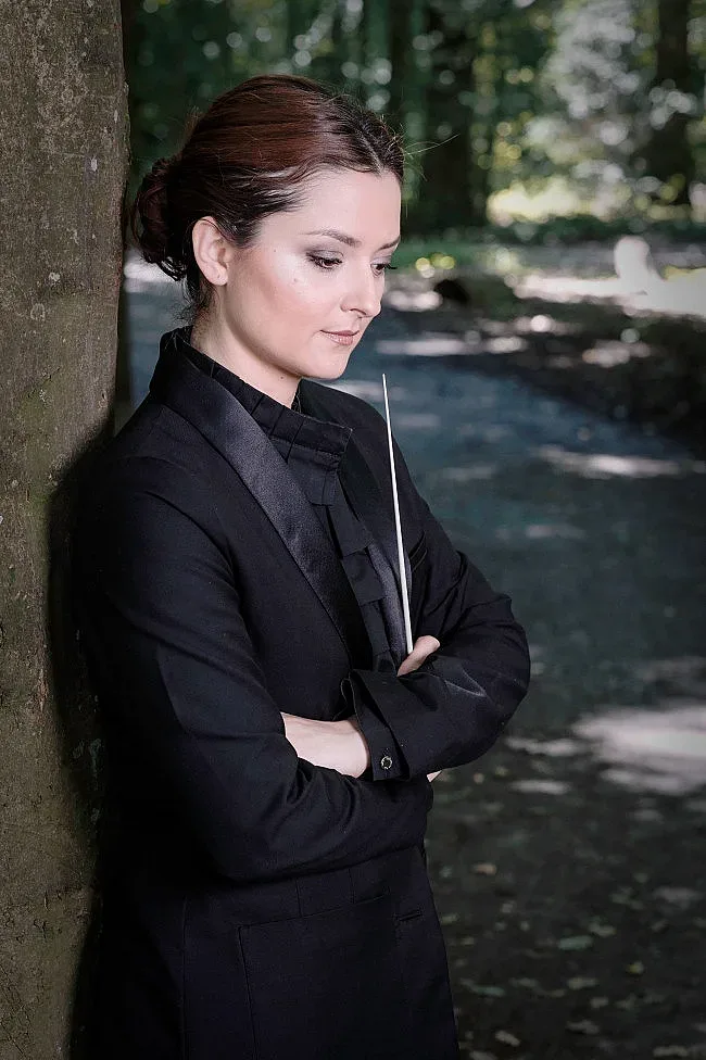 Криминалната музикална мистерия „Записки на жената призрак“ с премиера в четири държави