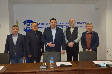 "Демократична България" помага на строителите