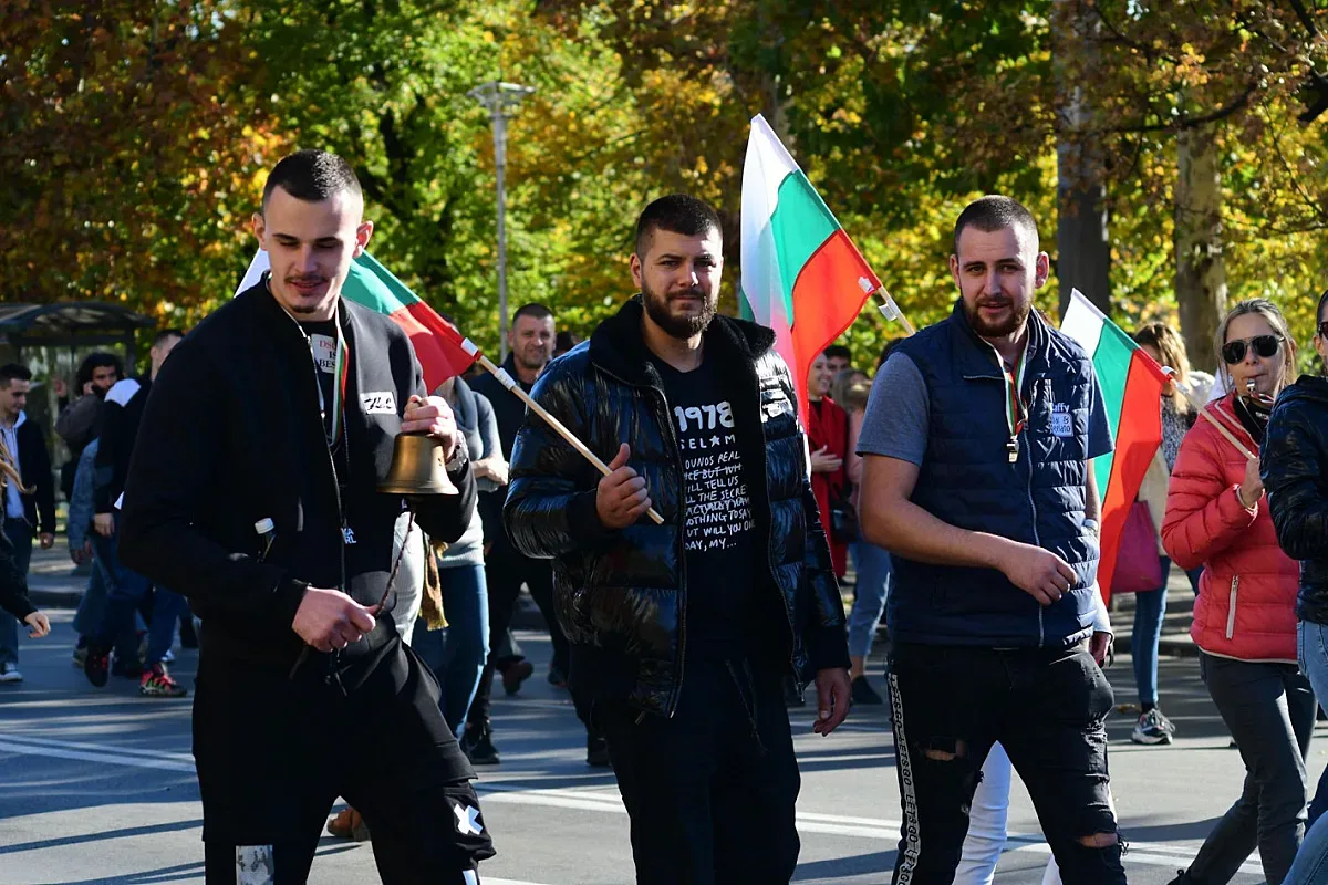 Бизнесът на война. Блокади и шествия