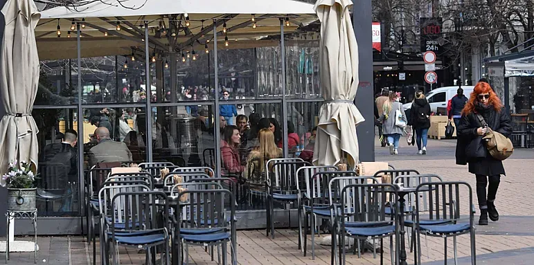 Заведенията пред срив, колко паднаха оборотите им