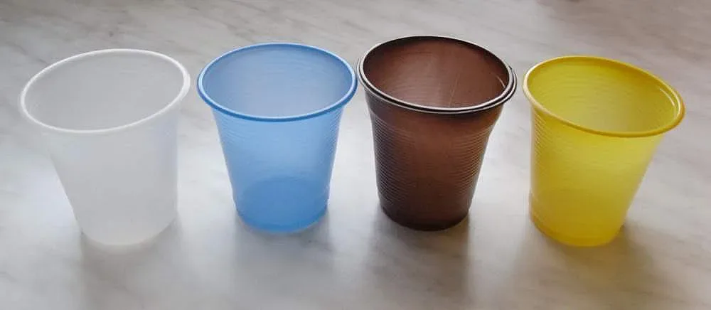 5 ст. за пластмасова чашка за кафе, край на клечките за уши