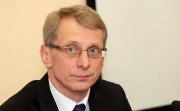 Имаме си вече министър-академик