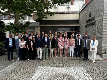 Kметът Галина Стоянова посрещна делегации от побратимени на Казанлък градове