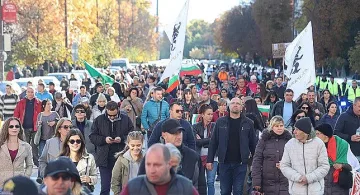 Протестите продължават: Блокада на "Орлов мост" /Фото/