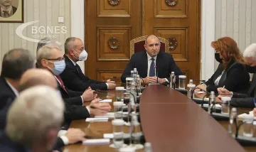 Радев се скара на Кацаров и Денков. Иска безплатни тестове(НА ЖИВО)