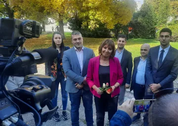 Революция от Манолова. Маха ДДС върху тока