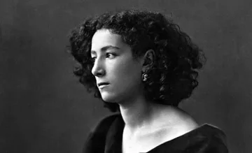 Сара Бернар докарва на мода женствените мъже