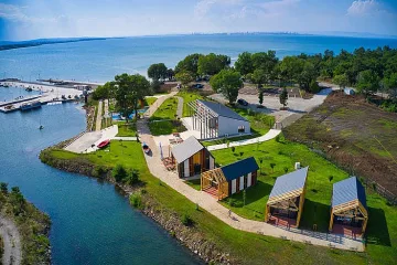 Подарете си есенна морска разходка до острова и Ченгене скеле!