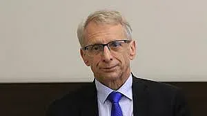 Защо затвориха частните школи: Обяснението на министър Денков