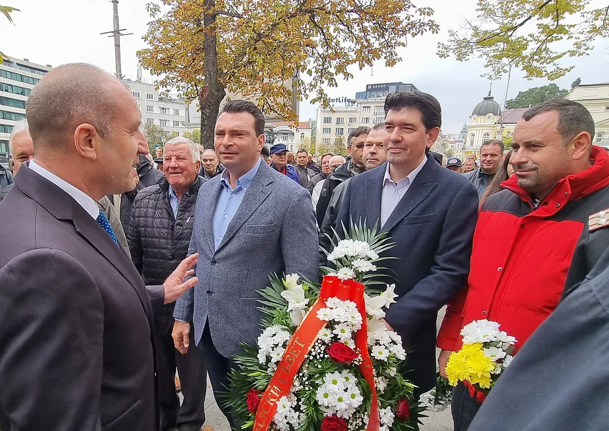 Паргов почете подвига на българските парашутисти