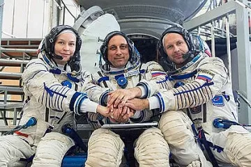 Първи филм, сниман в Космоса. Акрисата и режисьорът се завърнаха