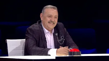 Кантарджиев с нова професия! Къде отиде