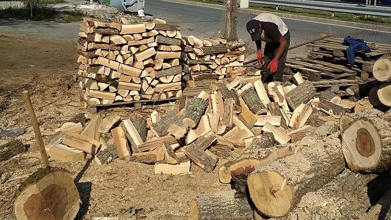 Нов удар: Няма дърва и пелети, цените летят