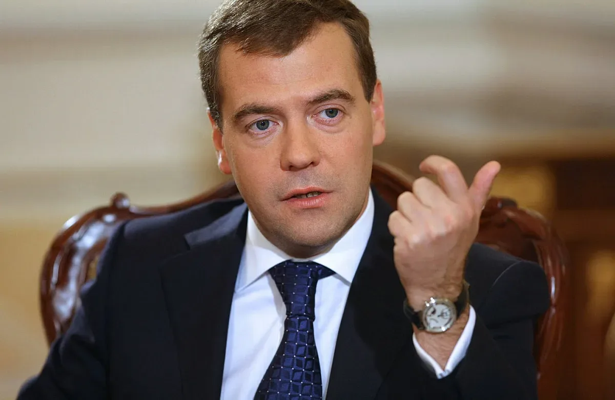 Медведев с разтърсваща статия за властта в Украйна