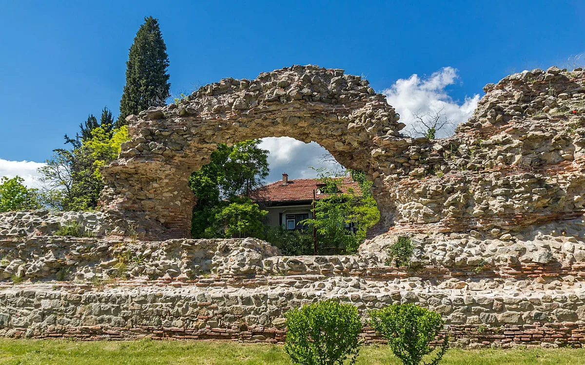 В тези 5 вълшебни български града хората са благословени