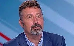 Филип Станев очаква бял дим от комина на парламента