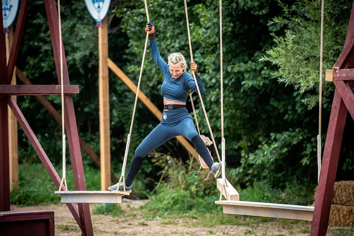 Кой оцеля след сблъсъка на блондинките във "Фермата"