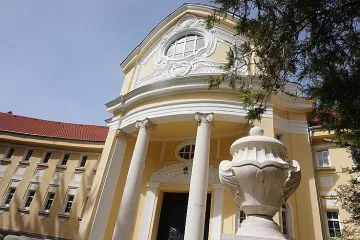 Банята на Бай Ганьо очаква посетители