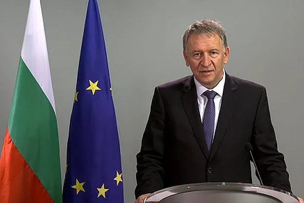 Кацаров узря. И у нас зелен сертификат навсякъде