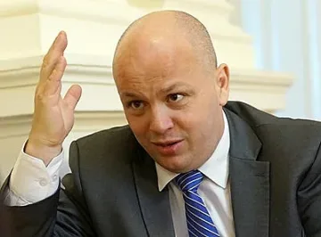 Депутат от БСП прати Лозан Панов в панелка
