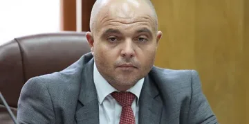 ГЕРБ-СДС подкрепи Ивайло Иванов, не бил полицейски насилник